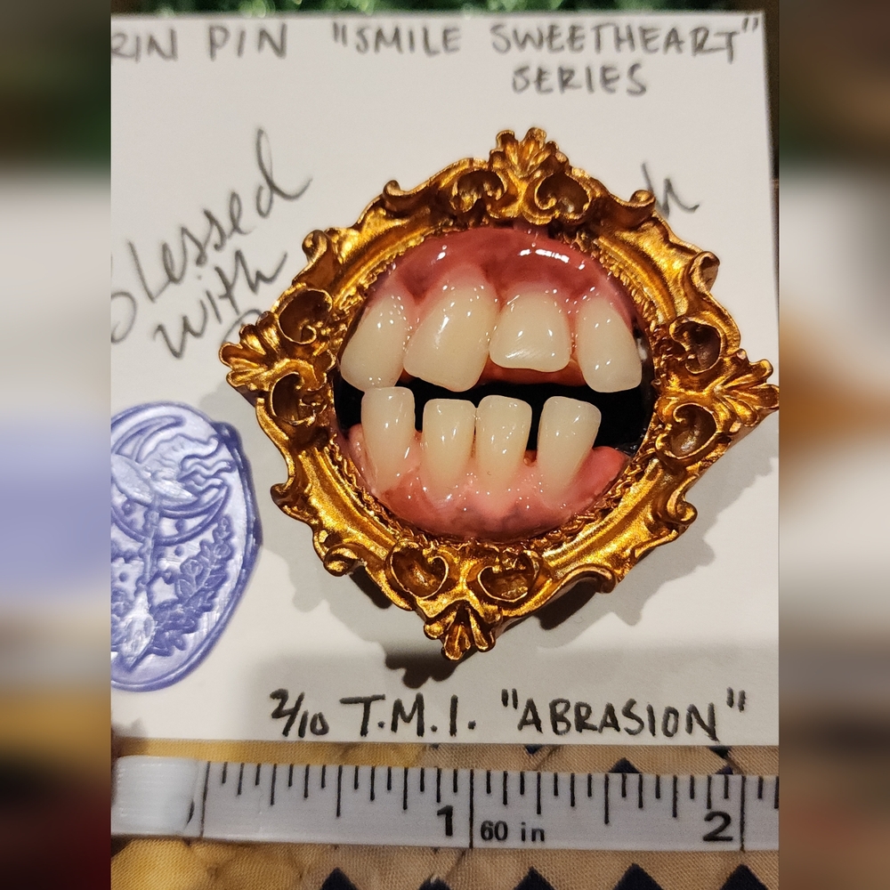 Teeth Pin - Picture 2 of 4